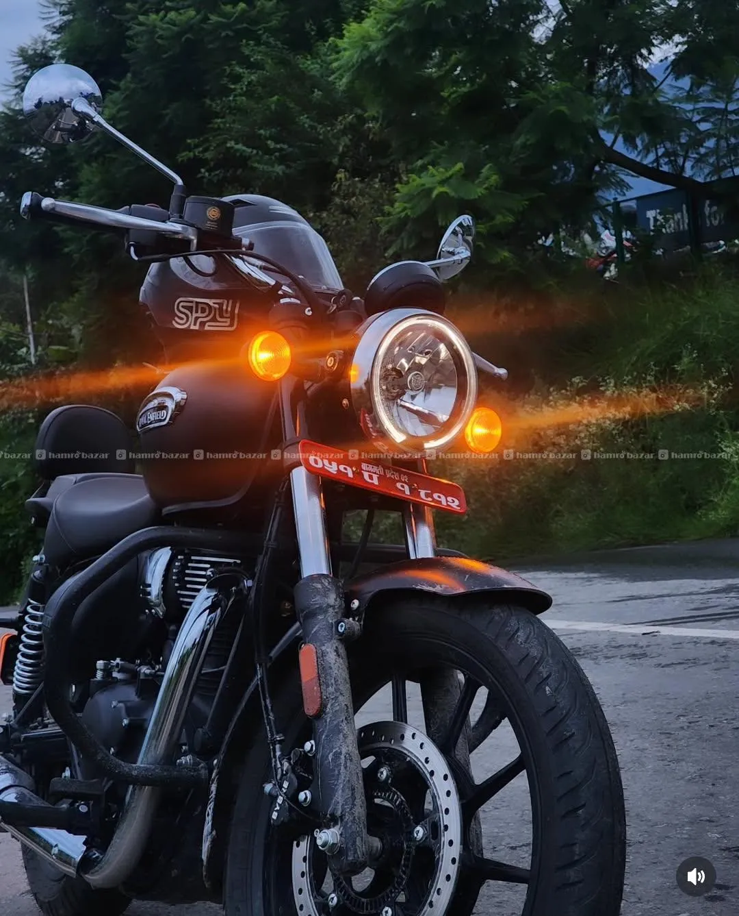 Royal Enfield Meteor 350 Stealler Black Bike 2