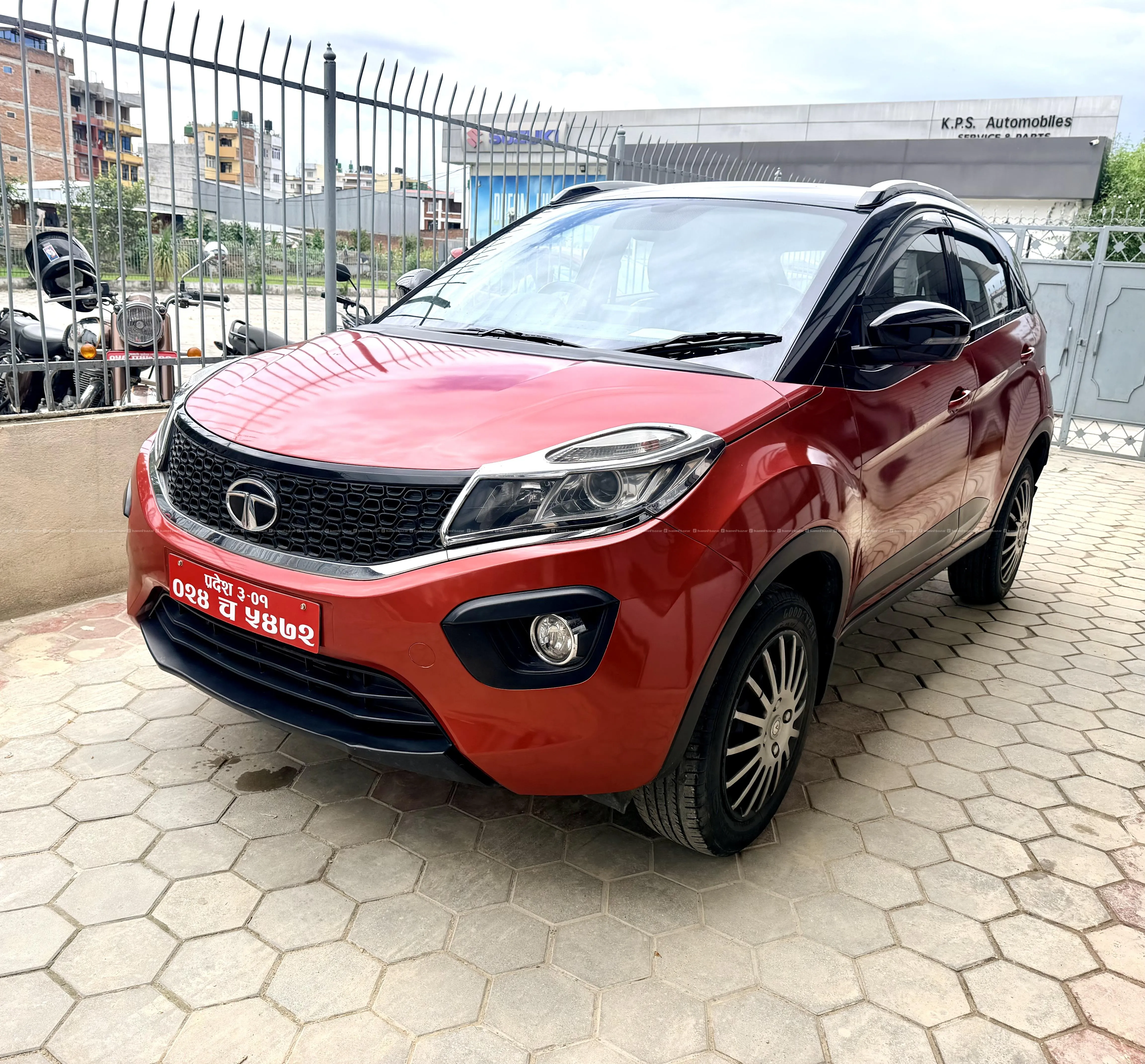 singlehand likenew 2020 tata nexon XZ 60% finance 3