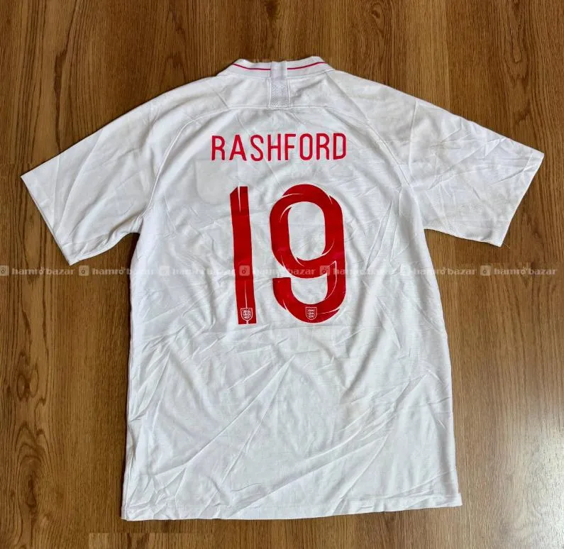 This is a 2018-19 Nike England Home Shirt.Original 2