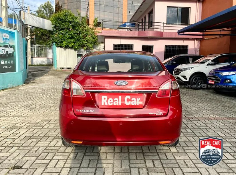 Ford Fiesta 1.5 Titanium+ 2012 Single Hand Auto 6