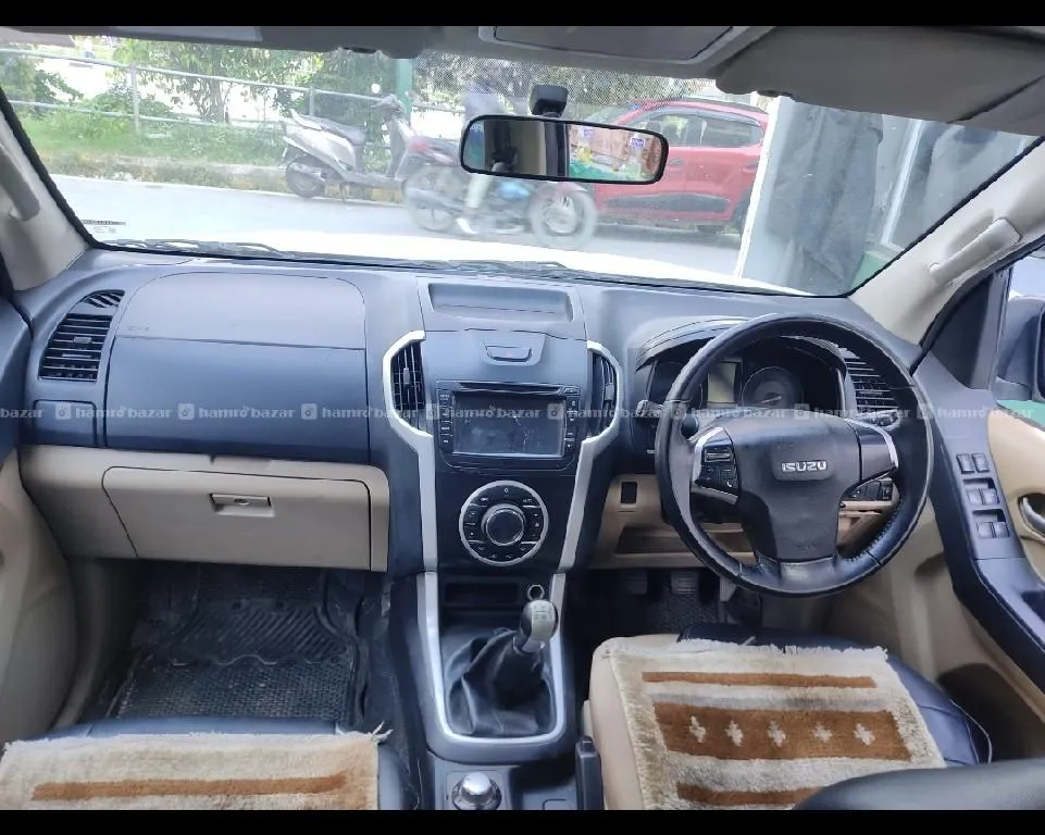 isuzu  v cross 2018 for sale 2