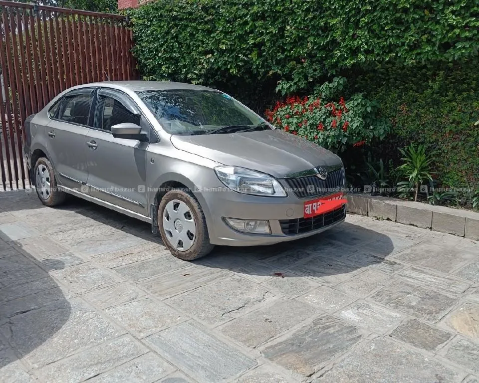 Skoda Rapid 2014 Mpi 1.6 3