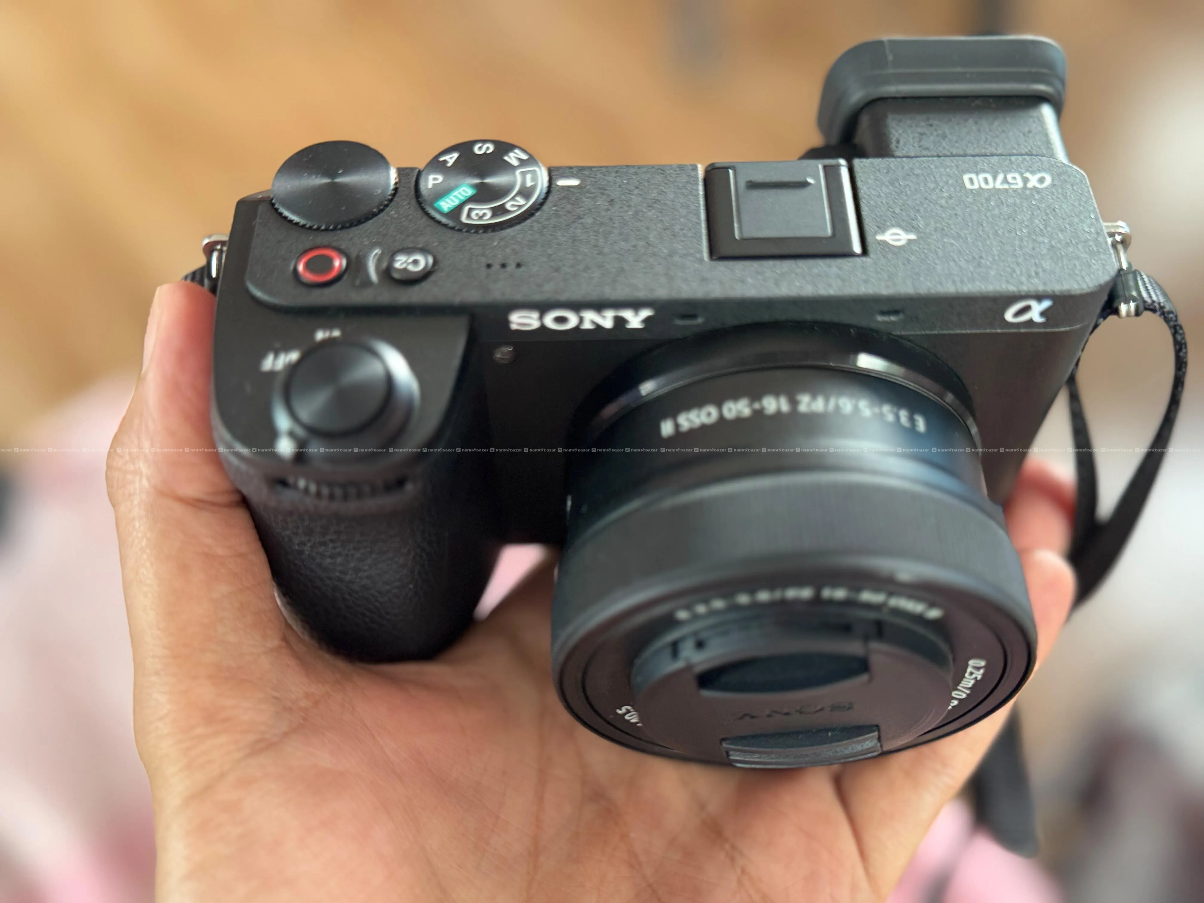 Sony A6700 + 16-50 Kit + 85mm F1.8 3