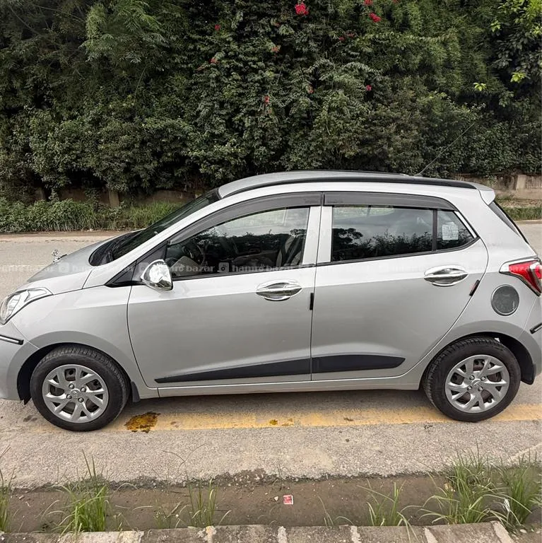 Hyundai Grand i10 Sportz 2018 Single Hand 2