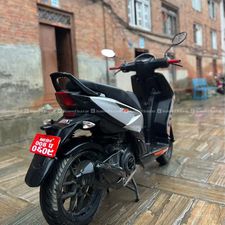 Aprilia SR 125 4