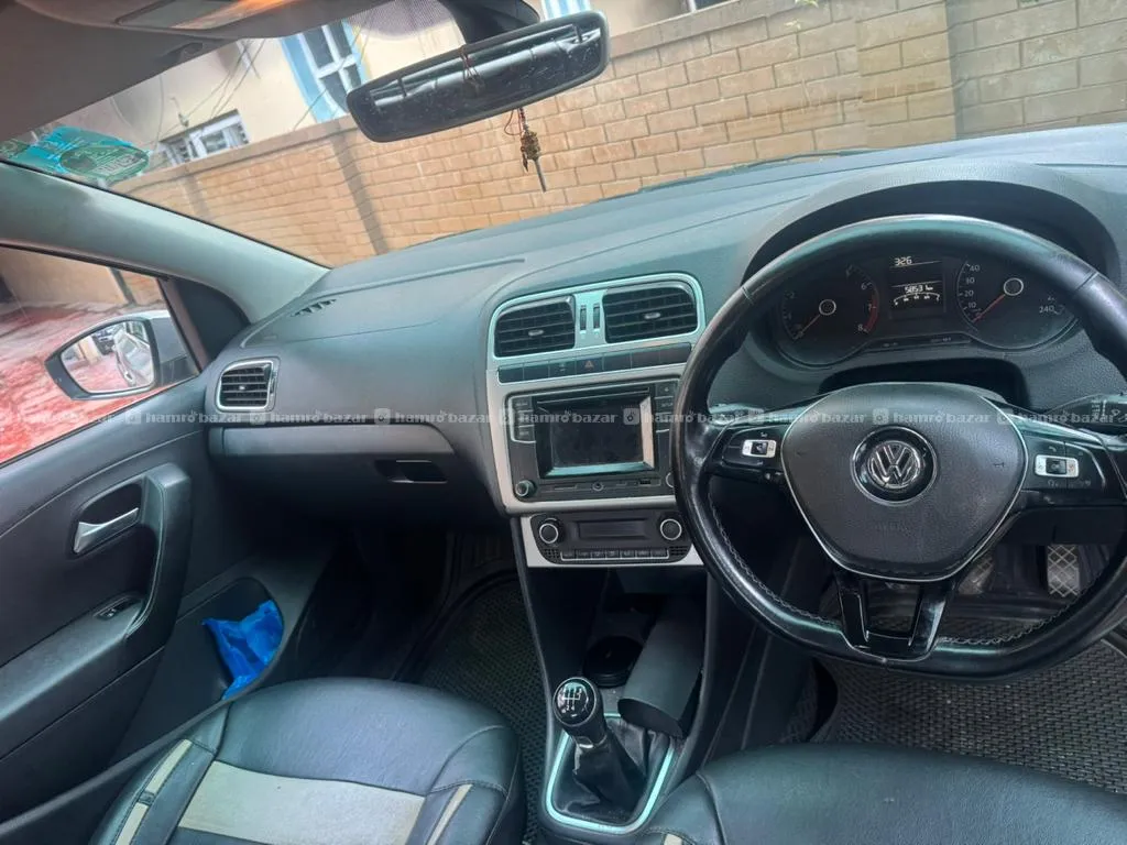 Showroom Condition Cross Polo 1.6 Highline 2016 3