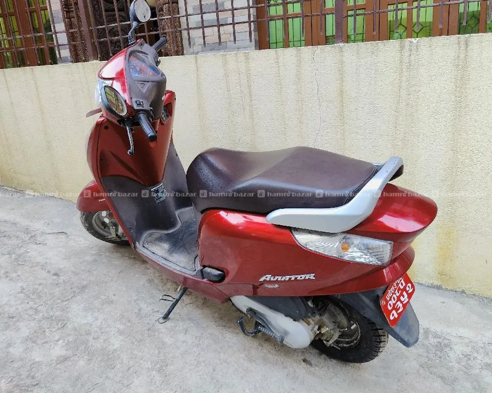 Honda Aviator Scooter 108 lot Red 2