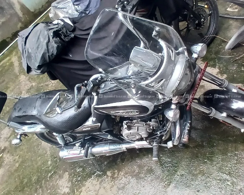 bajaj 220cc Avenger 4