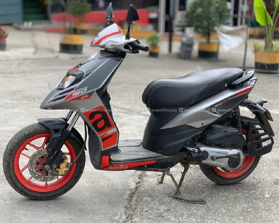 aprilla 150 cc 3
