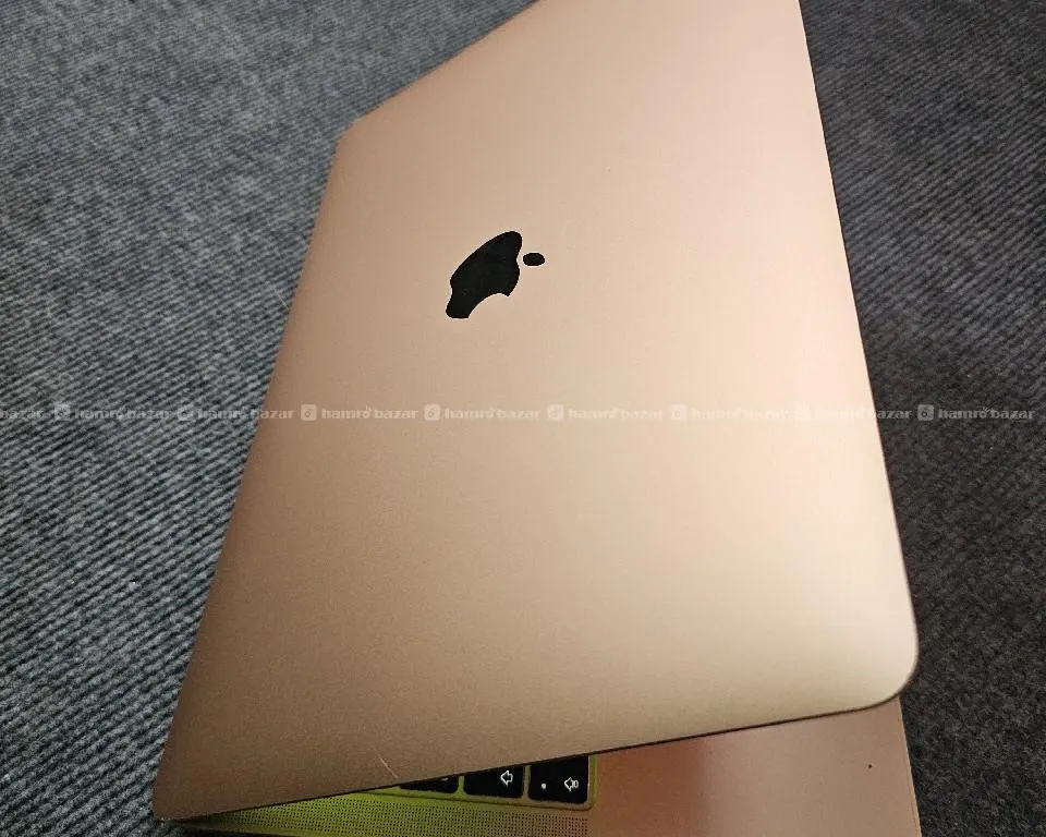 Mackbok Air 2019 i5procresser 4