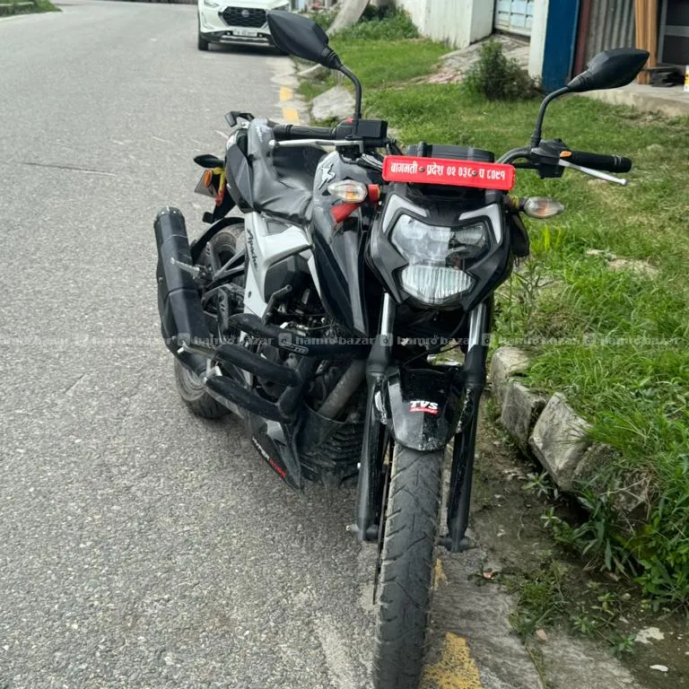 Apache RTR 160 4v 3