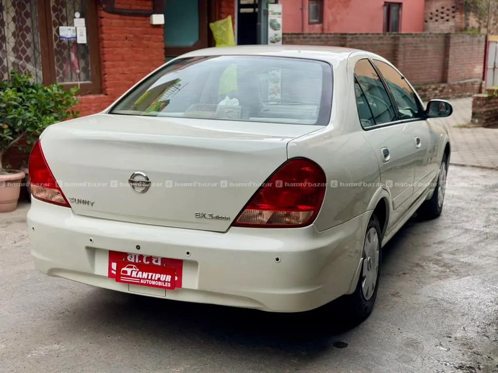 Nissan Sunny EX Saloon 2010 Model 5