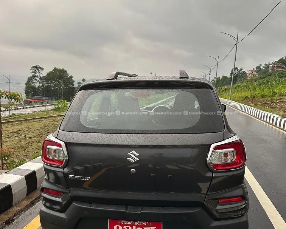 Maruti Suzuki S-presso 2021 Single handed 3