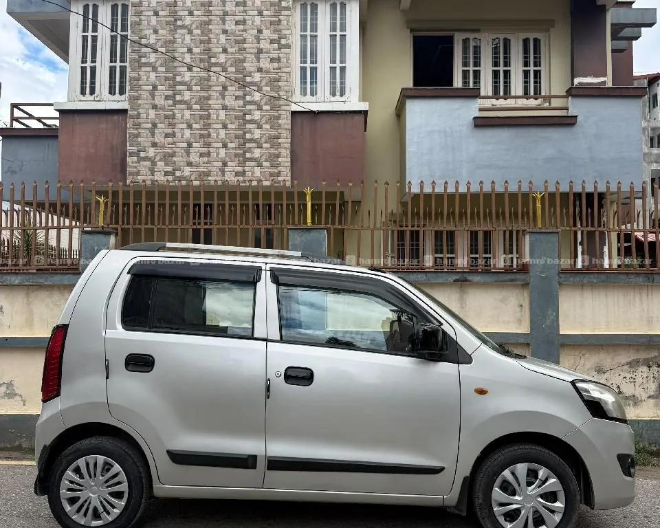 Maruti Suzuki Wagon R VXi 2013 4