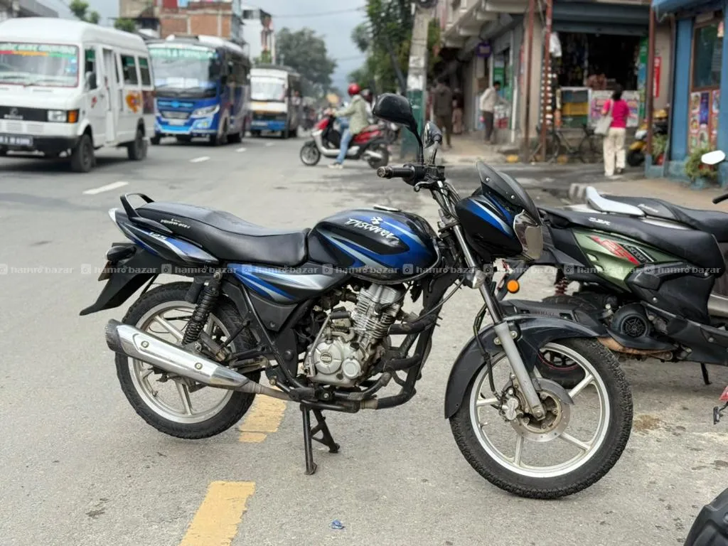 BAJAJ DISCOVER 125 (50+ MILEAGE) 3