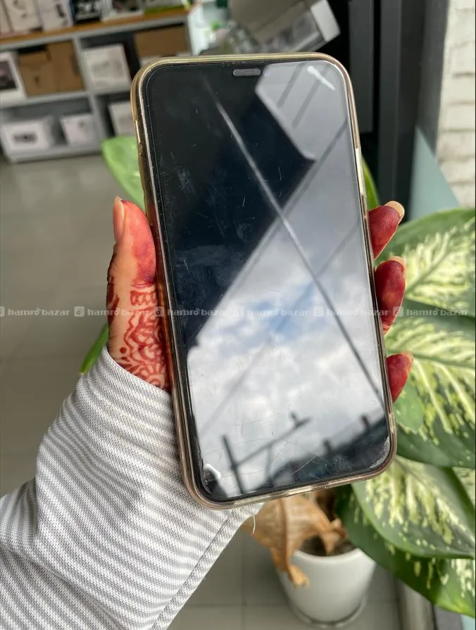 Iphone 11 | 128 GB with case 6