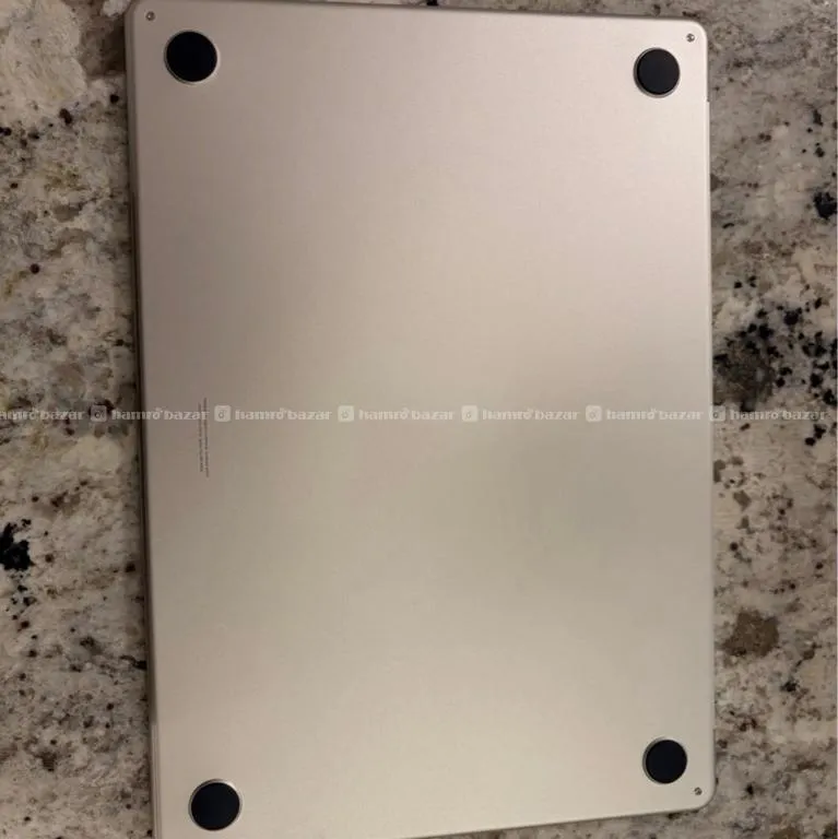 MacBook Air 15-inch M3 8-Core CPU, 10-Core GPU, 16 5