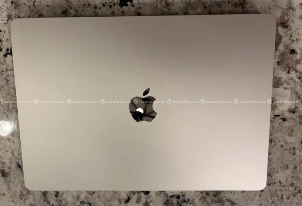 MacBook Air 15-inch M3 8-Core CPU, 10-Core GPU, 16 6