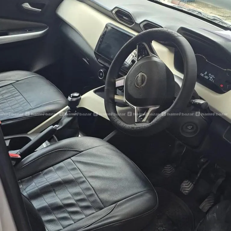 Nissan Magnite XV 2