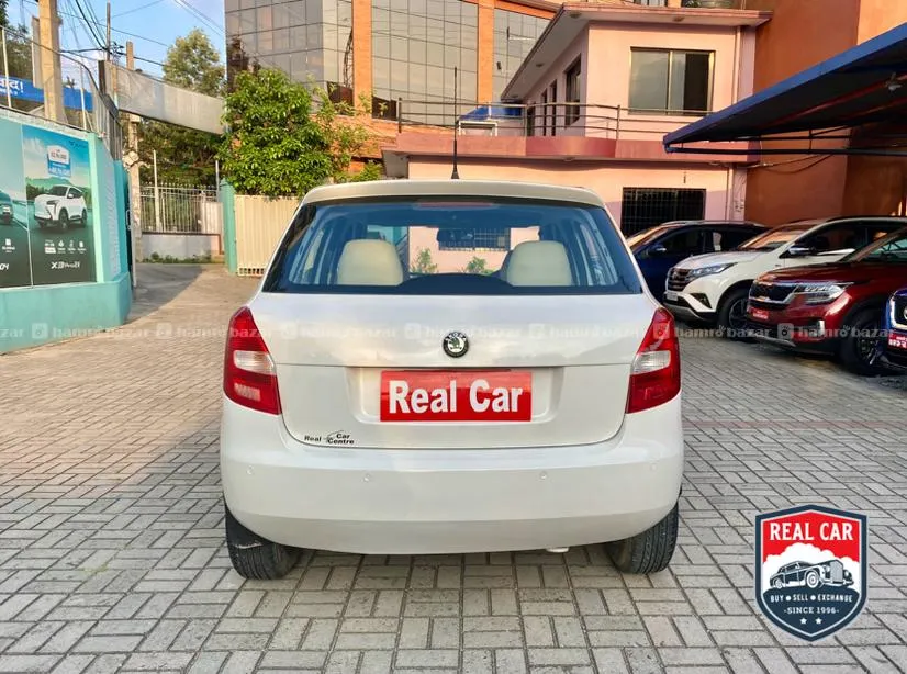 Skoda Fabia 1.6 2012 Excellent Condition 4