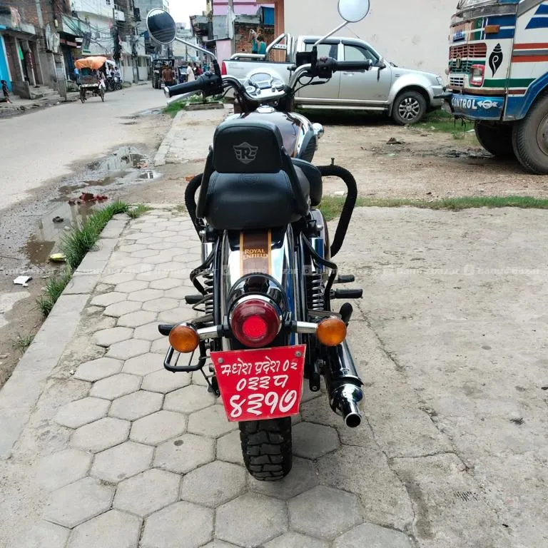 Royal Enfield Classic 350 6