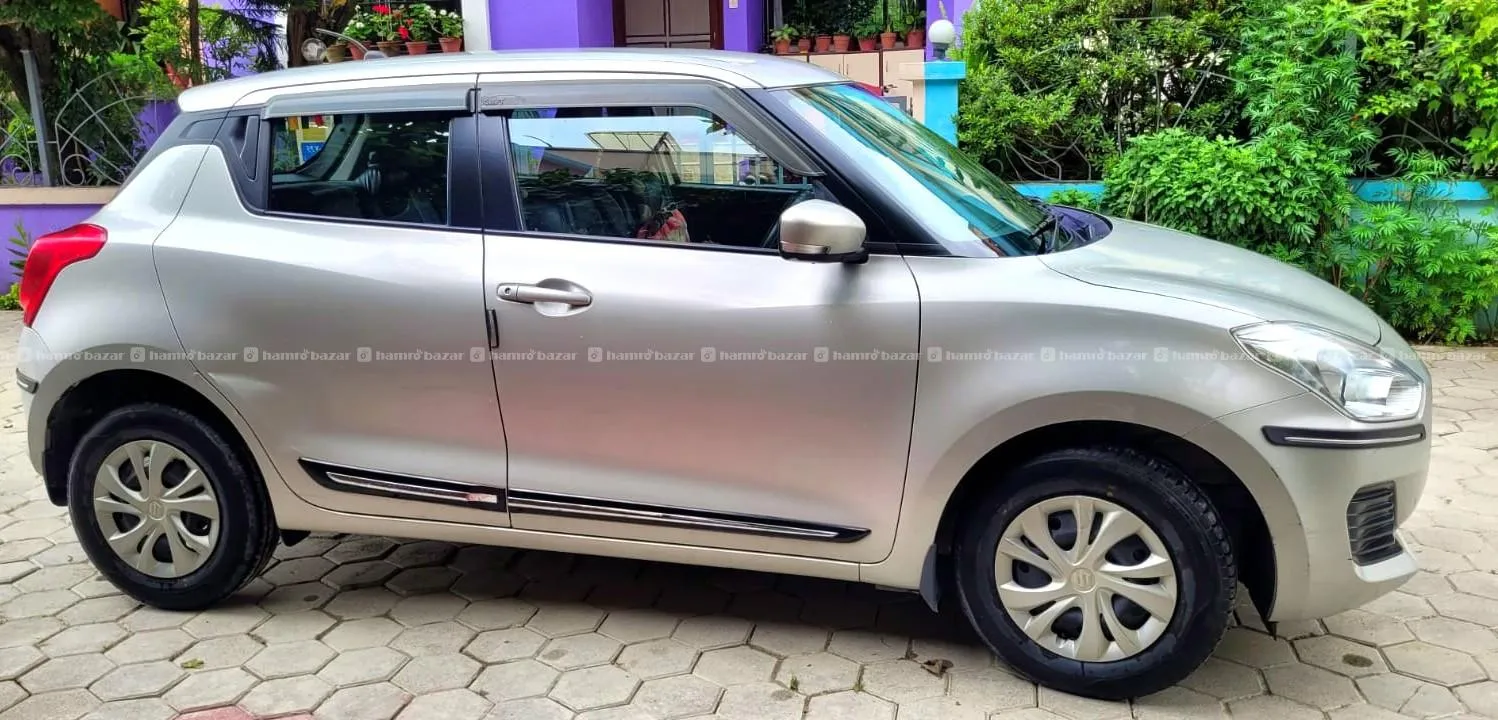 Suzuki Swift "Single Hand" Vxi 2018 5