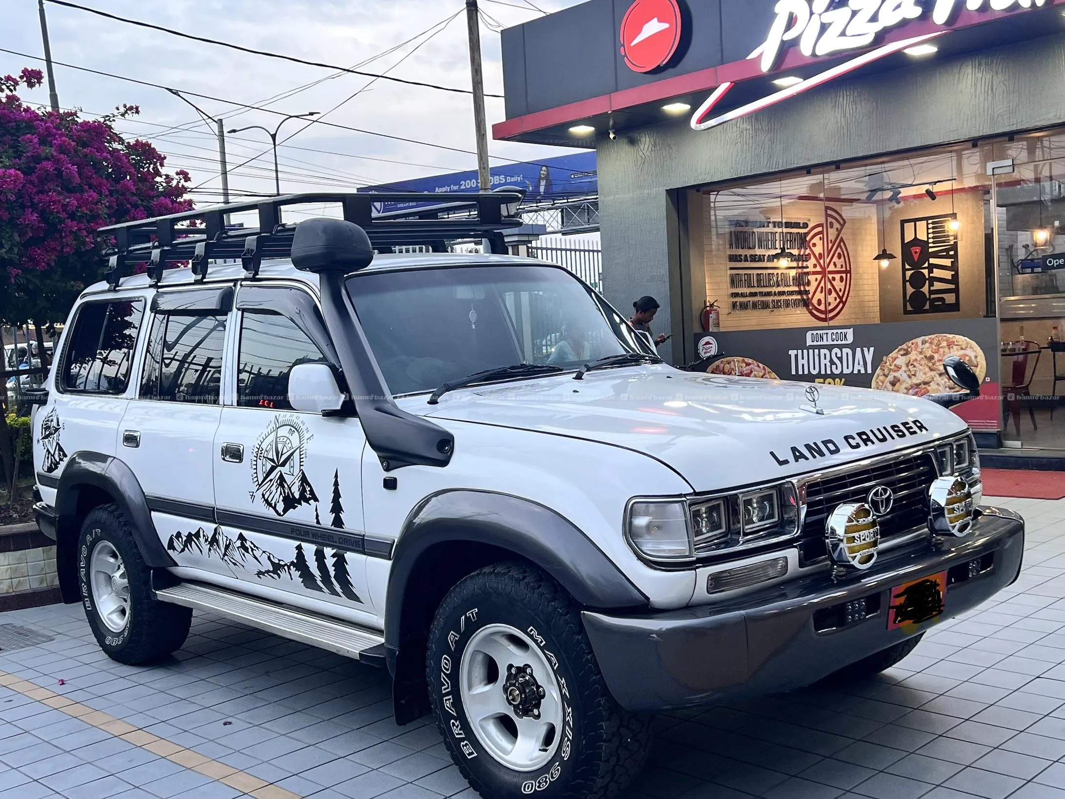 1997 model Land cruiser 80 series is on sale. 5