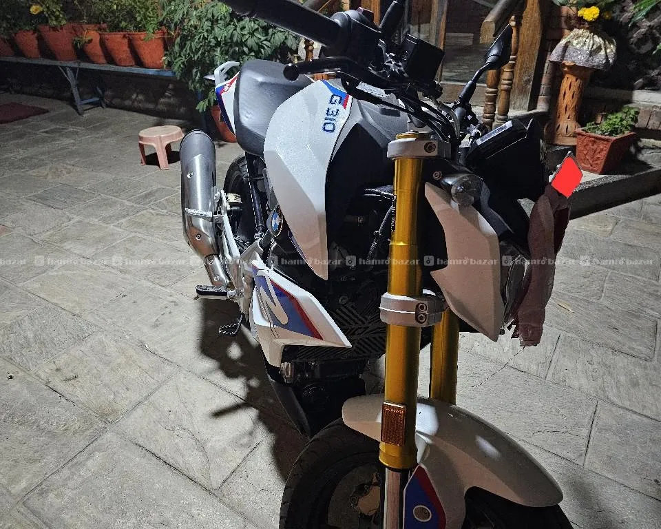 BMW G310R 4