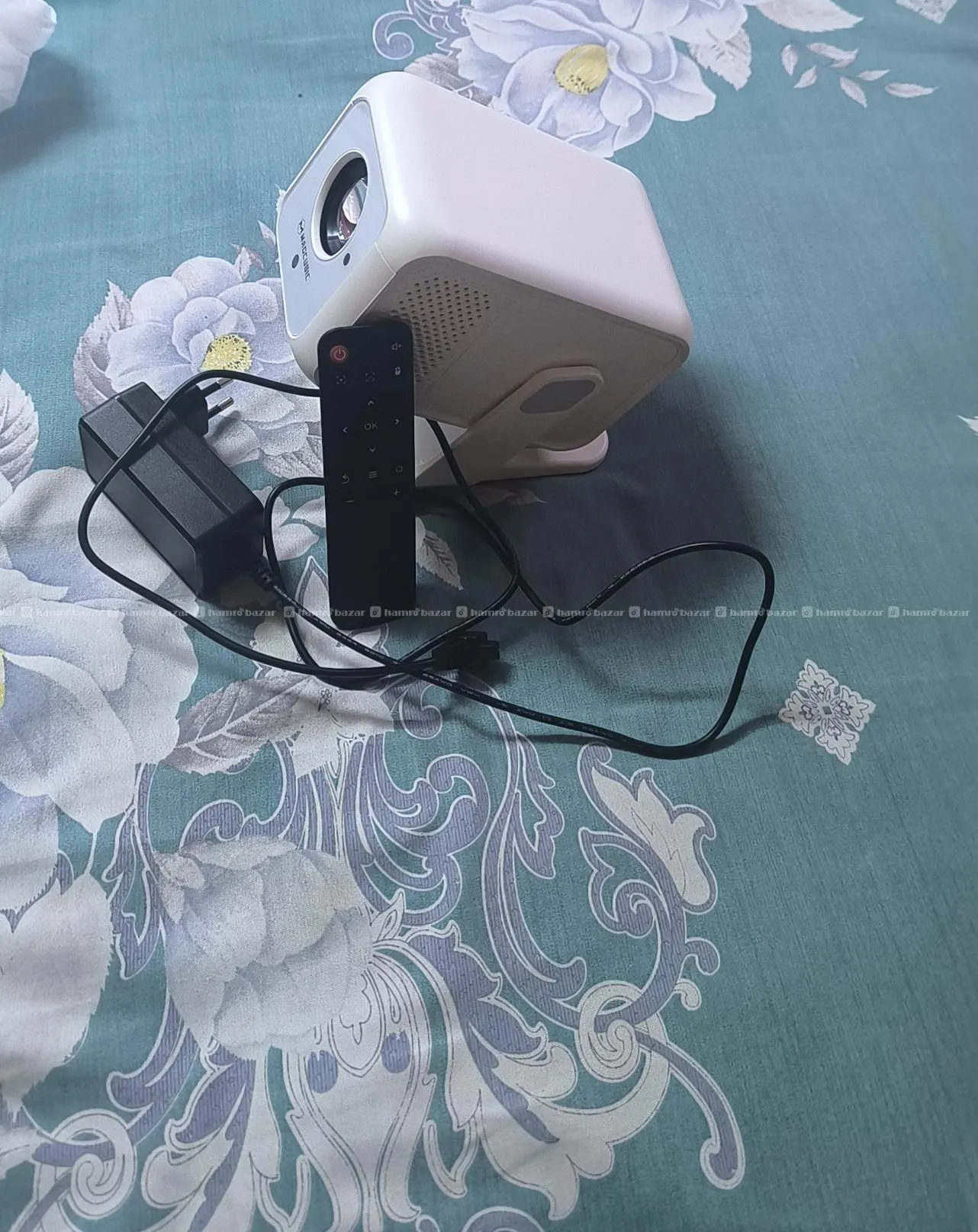 Hy310x projector like brand new 1 month use 3