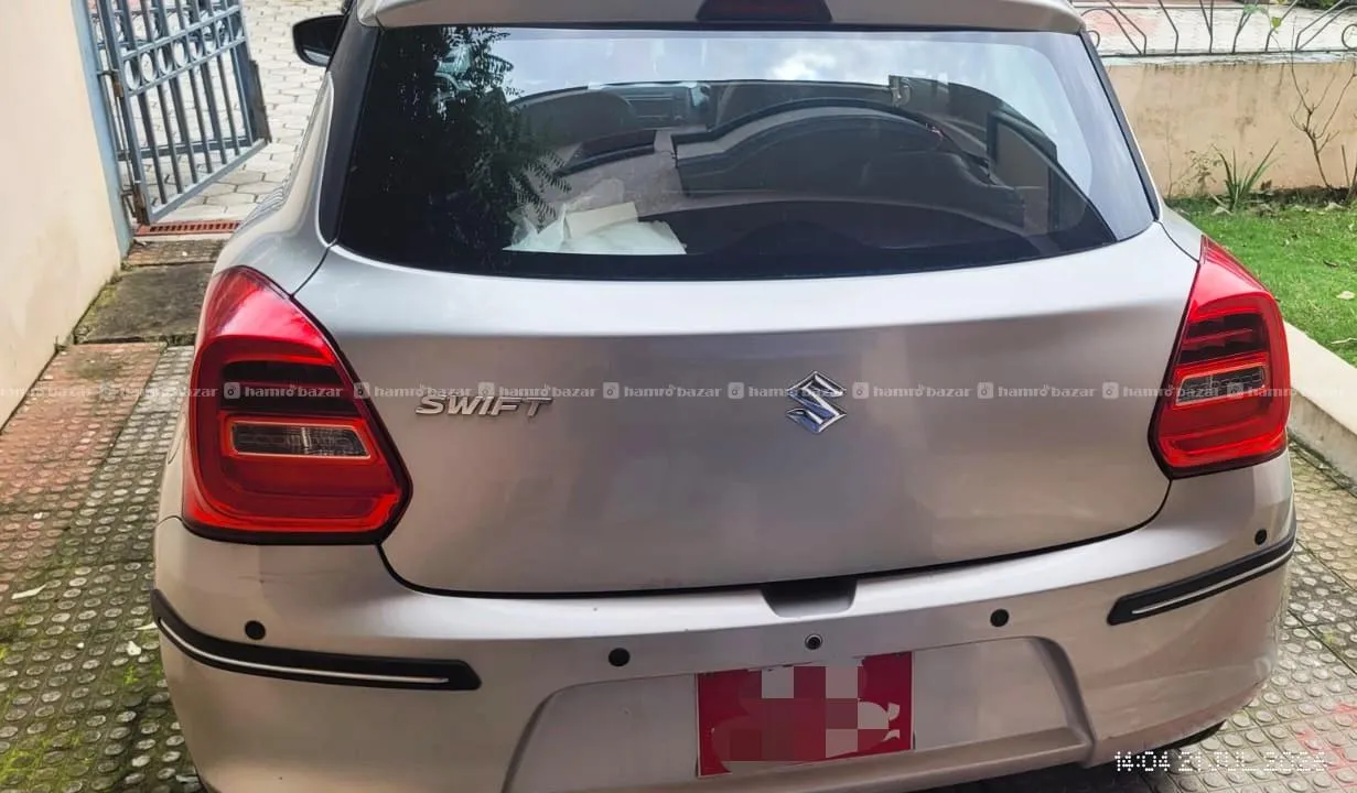 Suzuki Swift "Single Hand" Vxi 2018 7