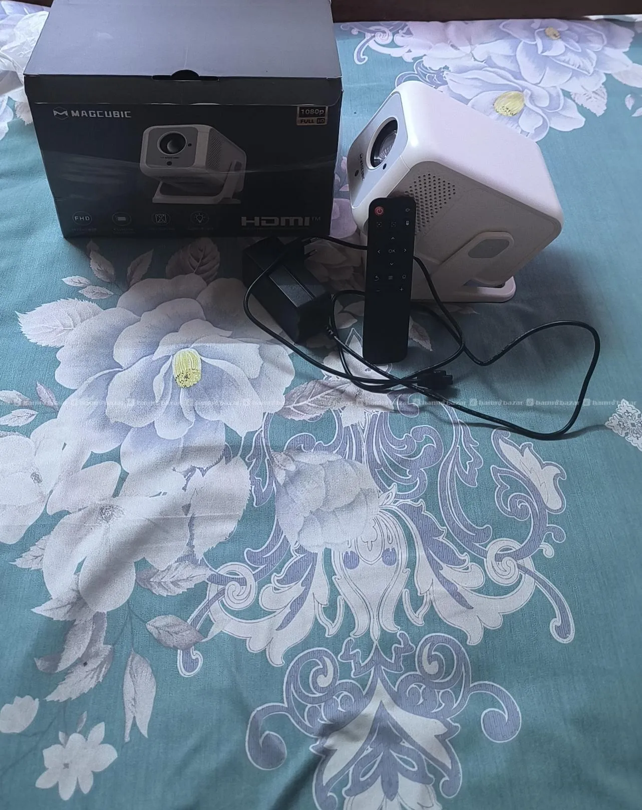 Hy310x projector like brand new 1 month use 2