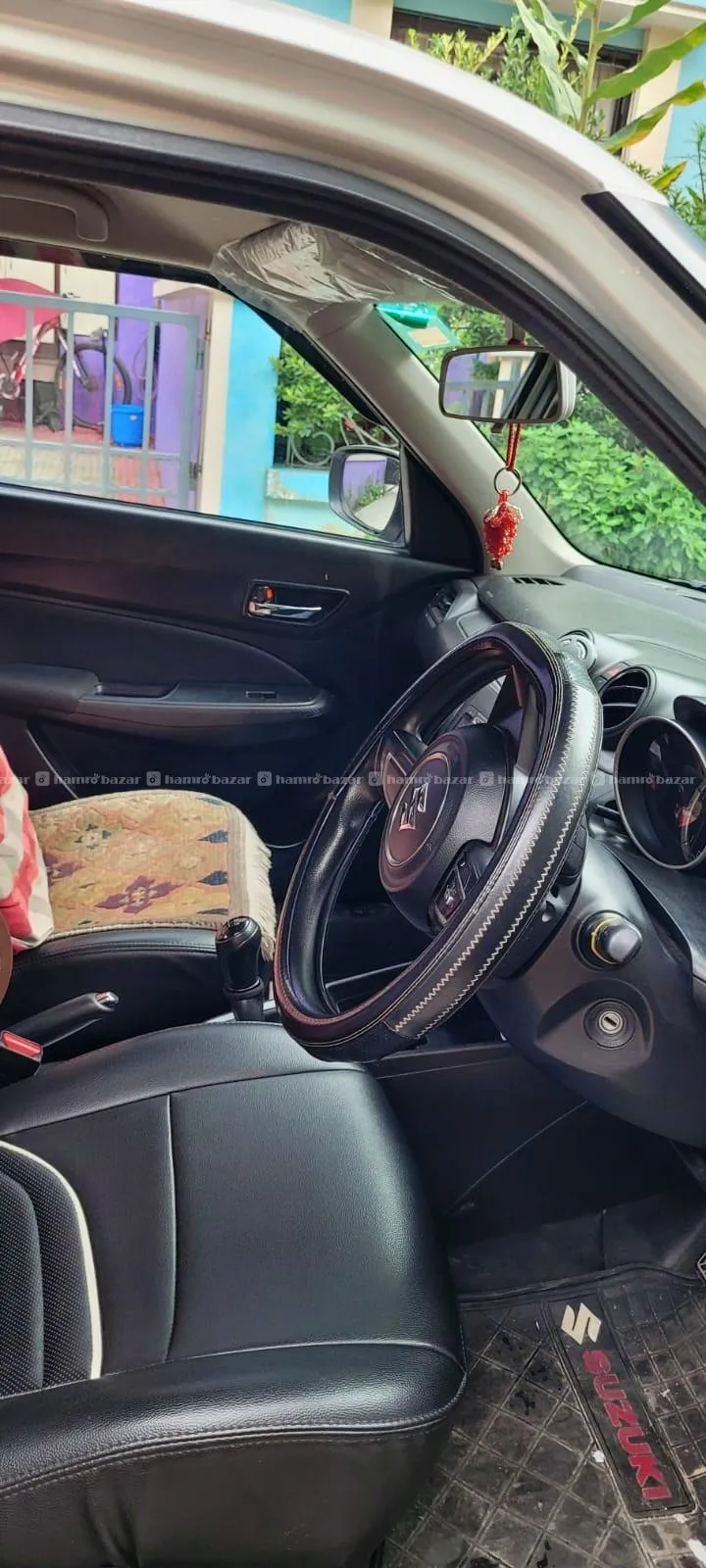 Suzuki Swift "Single Hand" Vxi 2018 8