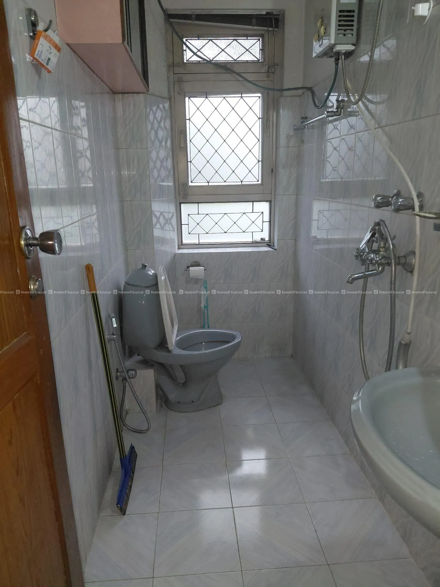 Fully furnished 2BHK for rent in prime location. 3