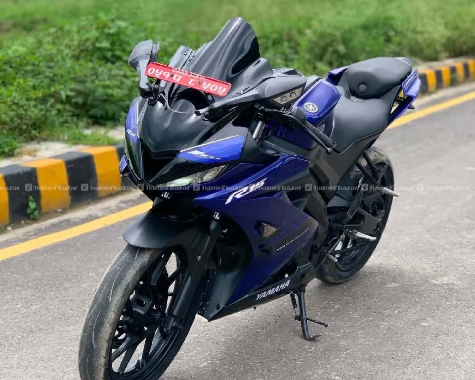 Yamaha R15 v3 4