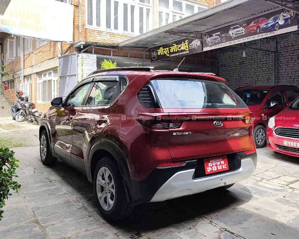 Single hand Kia sonet hte petrol varient 2021 model. 5