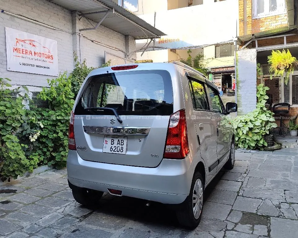 Company color, single handed Wagon R vxi with full service history 6