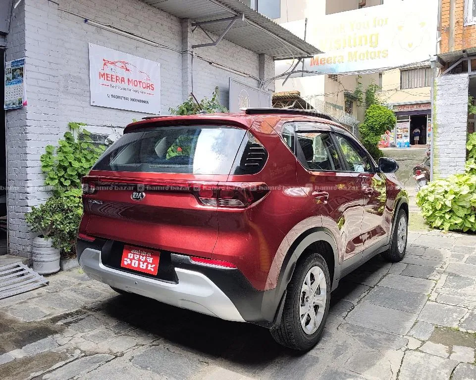 Single hand Kia sonet hte petrol varient 2021 model. 6