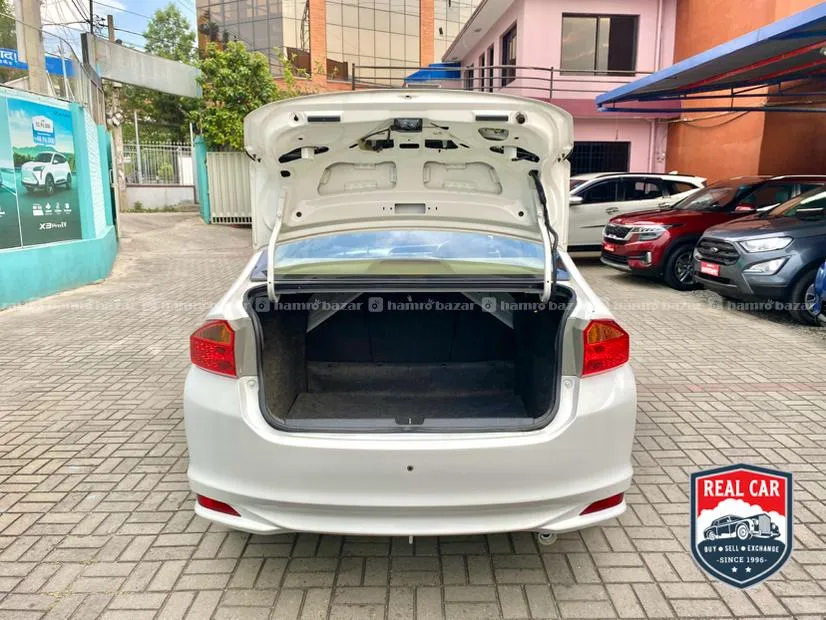 Honda City 1.5 2014 Single hand LowKms 6