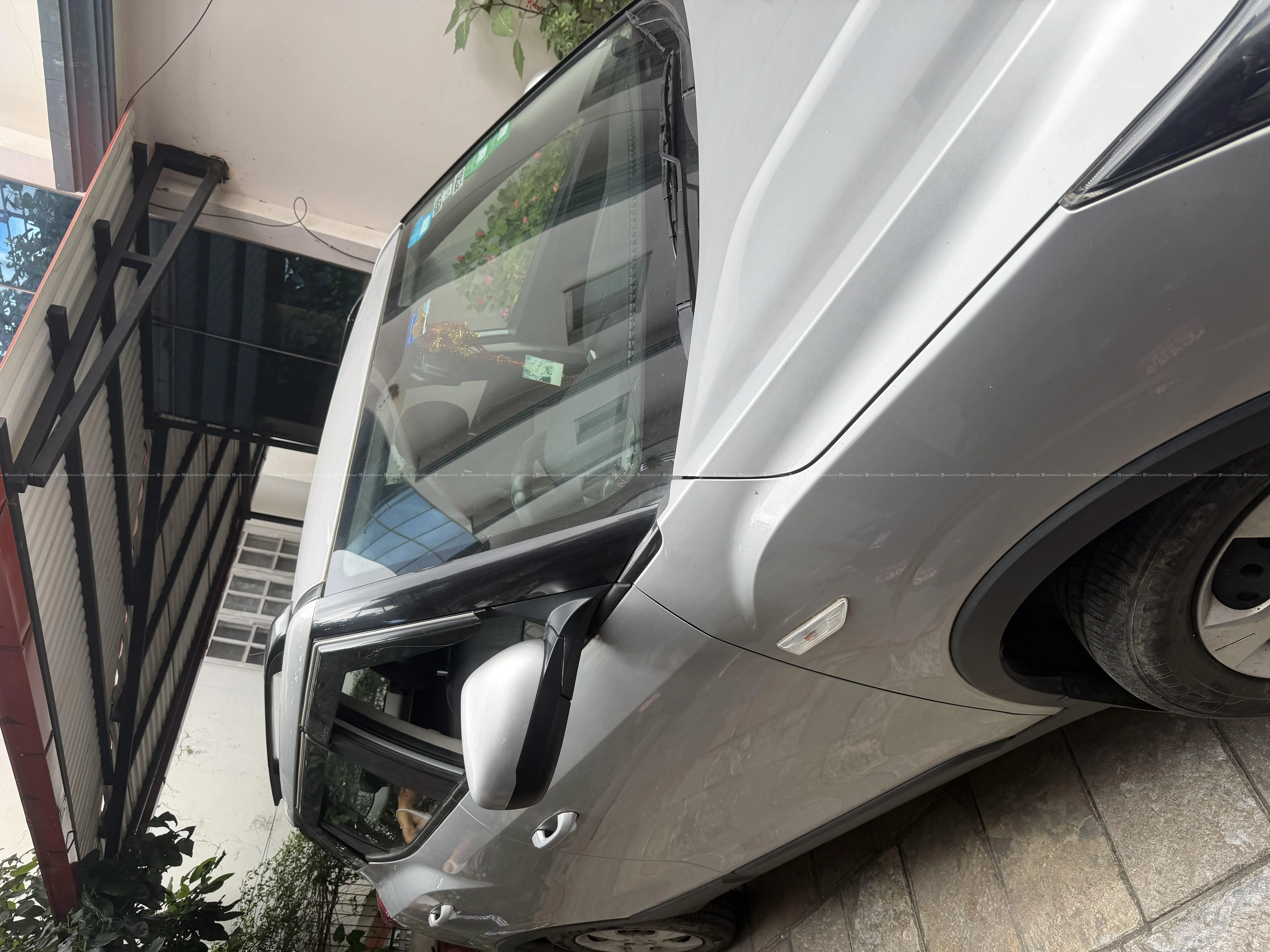 MAHINDRA XUV 300 - RS 27 Lakh - 9,986  KM 3