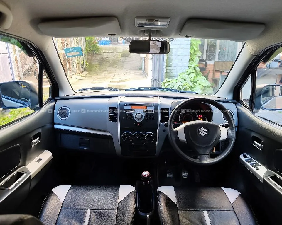 Company color, single handed Wagon R vxi with full service history 4