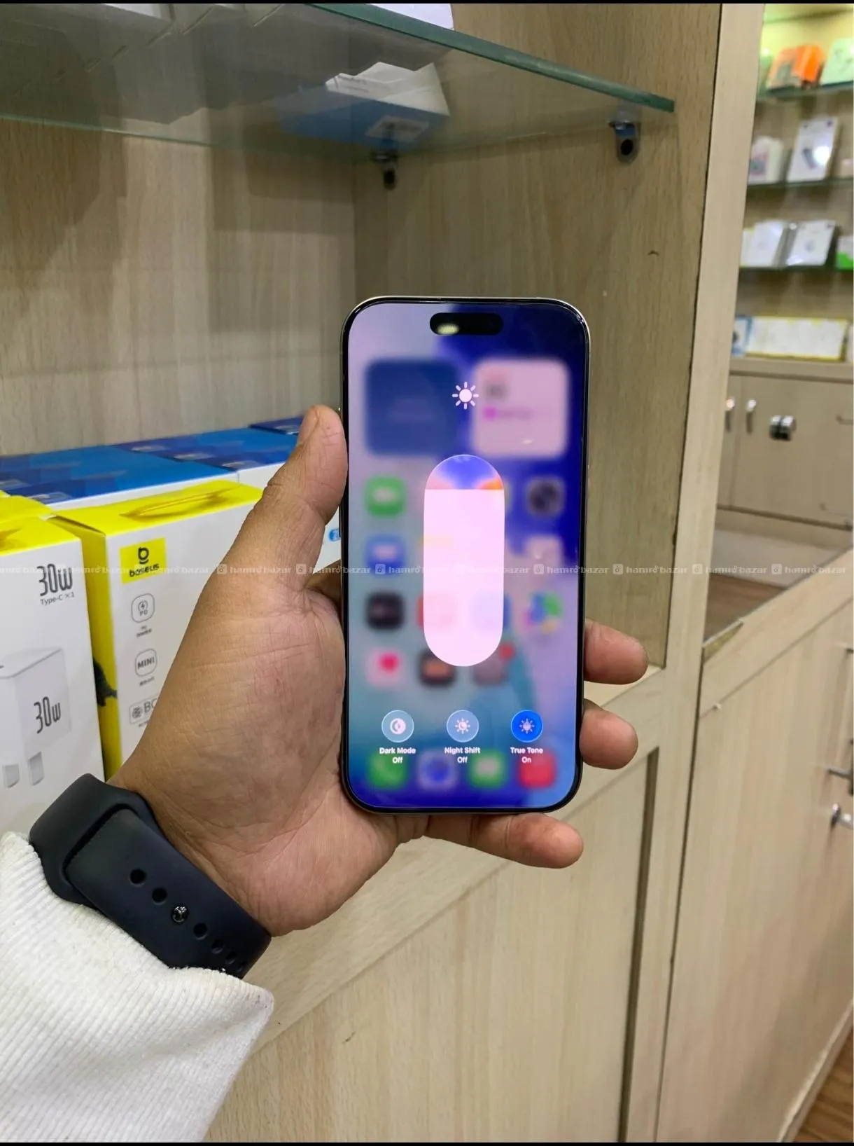 iPhone 16 pro 3