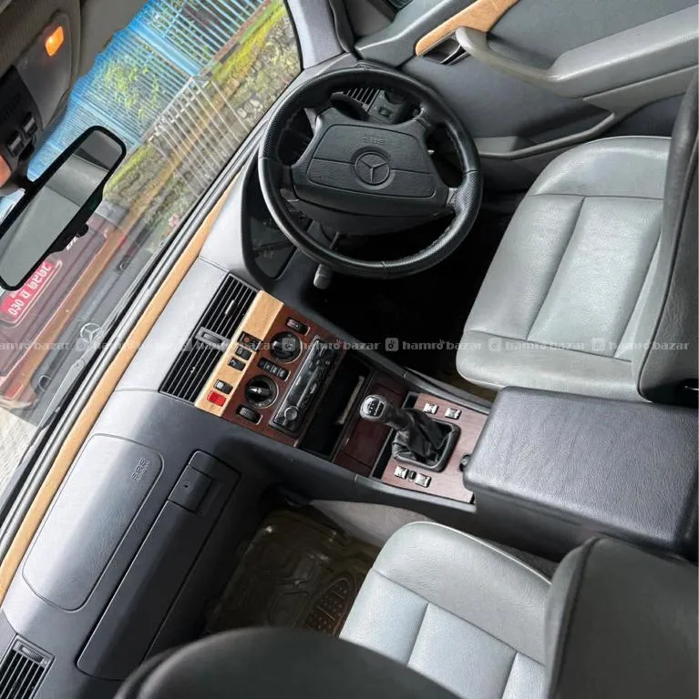 Mercedes Benz C-class 250 1995 Model 9813296721 3