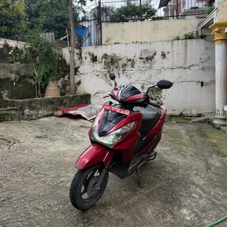 Honda Grazia 125 3