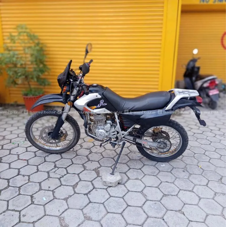 119 Lot VR 220cc 3