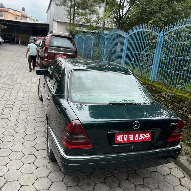 Mercedes Benz C-class 250 1995 Model 9813296721 4
