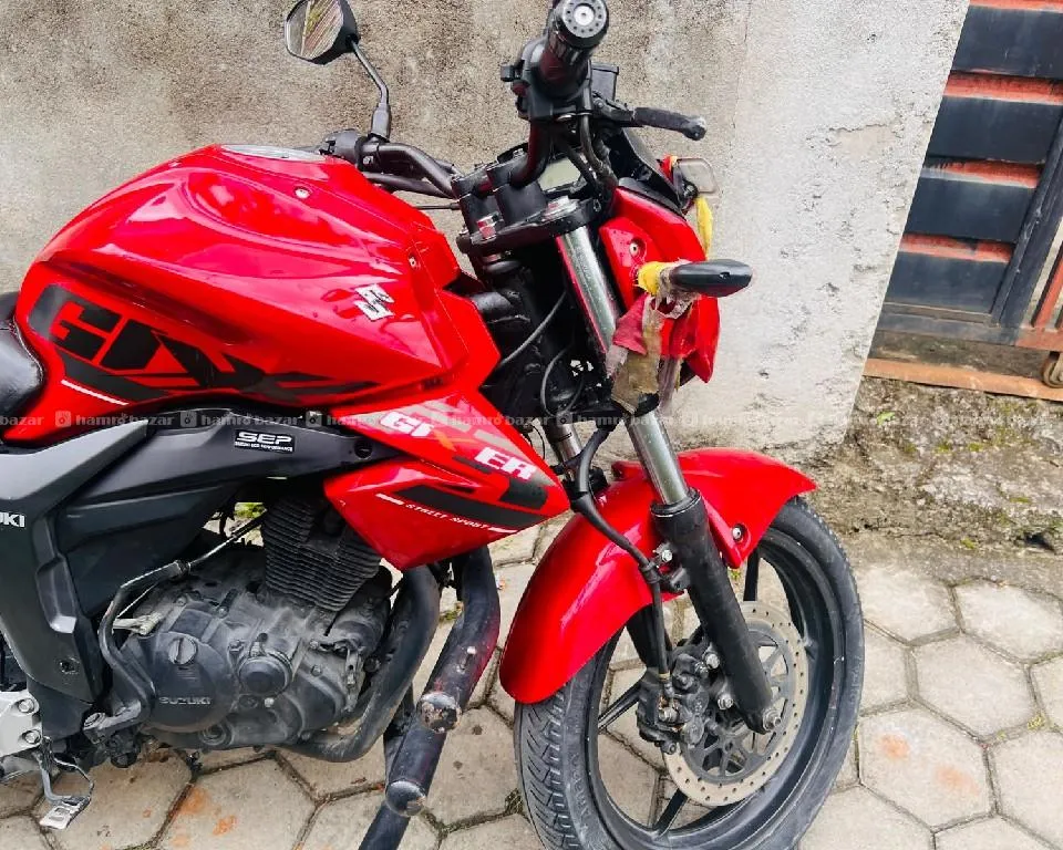 Suzuki Gixer on SALE 4
