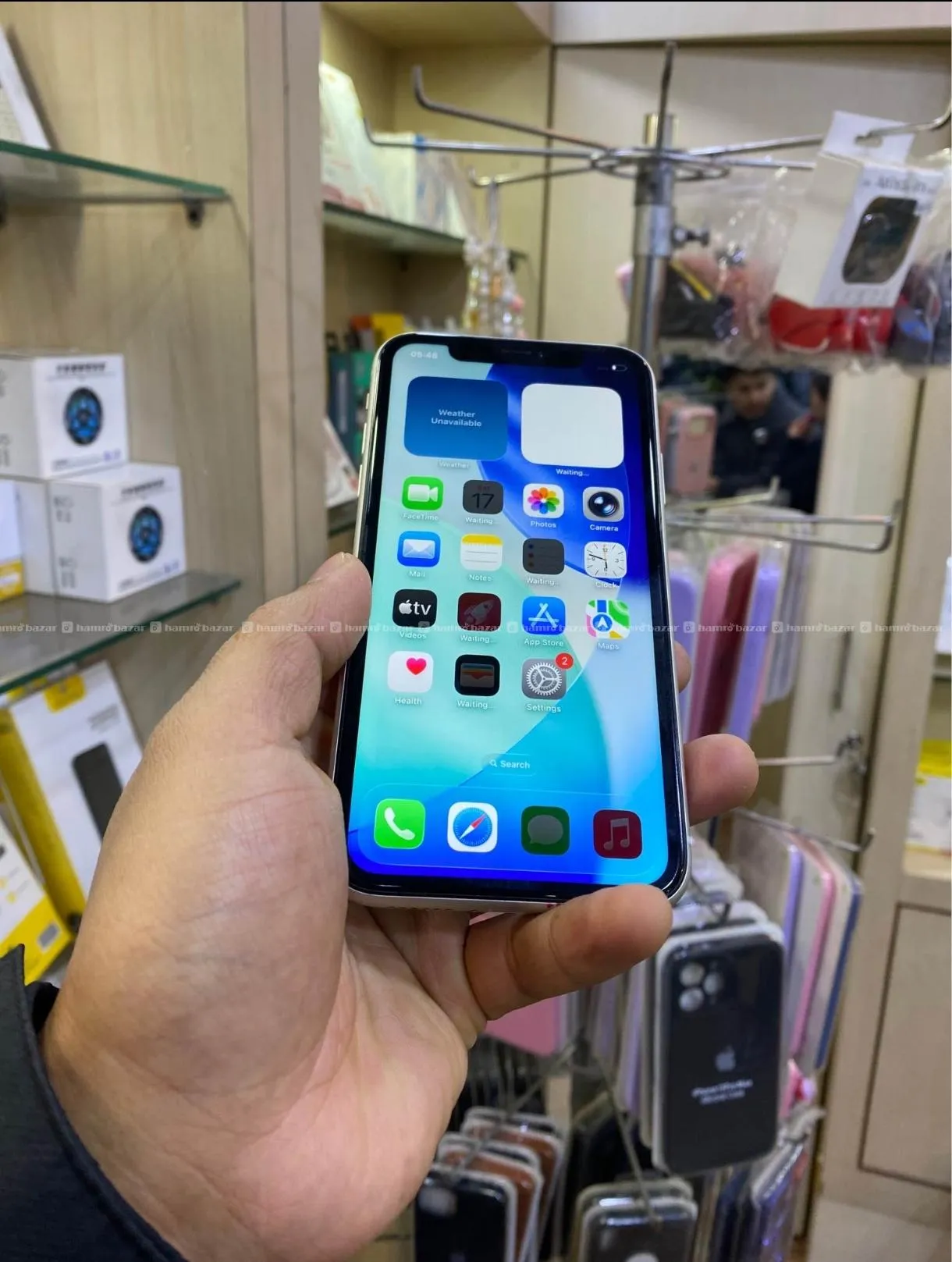 iPhone 11 4