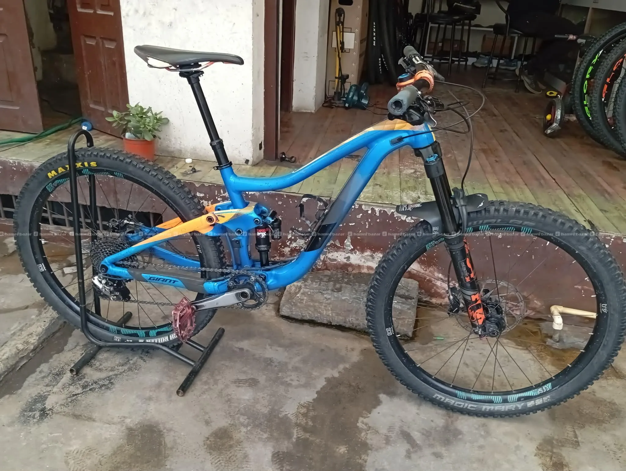 Giant Trance 1 Full Suspension Mountain Bike 4