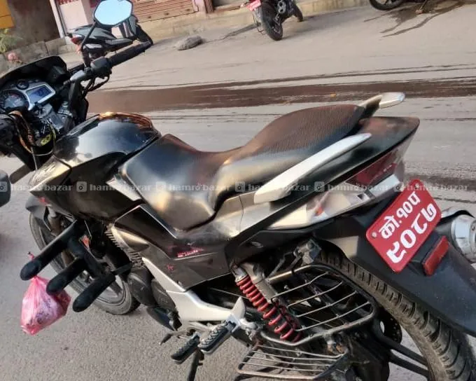 150 cc,2011 model,black,onehand, conditioned 2