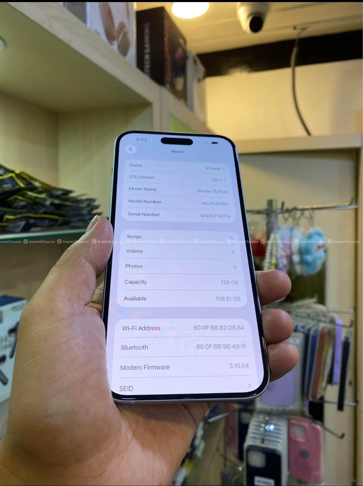 iPhone 15 plus 4